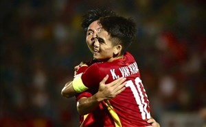 pasaran bola spanyol vs italia Meng Nishang melirik Ye Zhimei dan Lin Siying dengan heran.